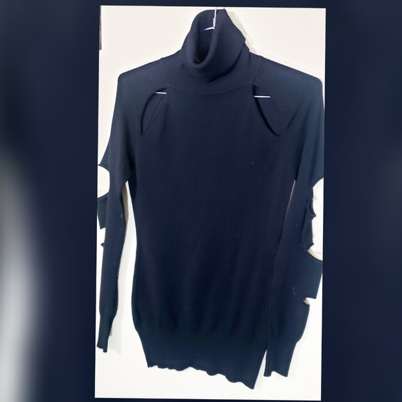 Black Cut Out Sweater....size.M. FINAL price - Picture 1 of 1